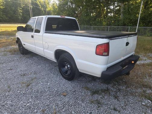 2001 Chevrolet S-10 Base