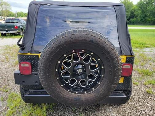 Photo 4 of 22 of 2001 Jeep Wrangler SE