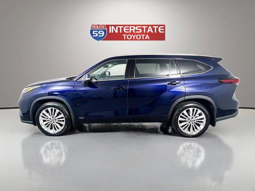 2025 Toyota Highlander Hybrid Platinum