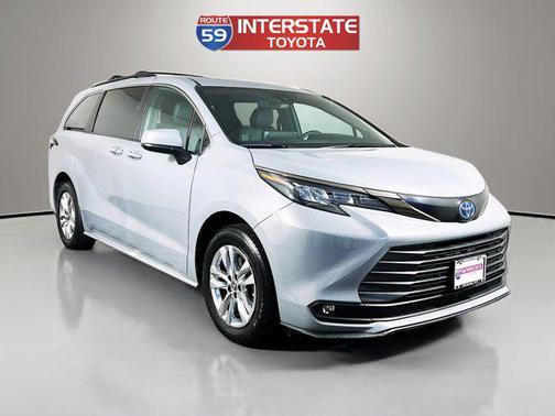 2023 Toyota Sienna Woodland Edition 7-Passenger