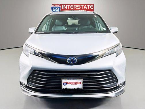 2023 Toyota Sienna Woodland Edition 7-Passenger