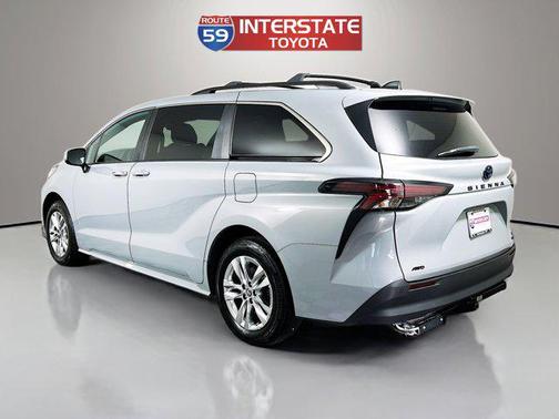 2023 Toyota Sienna Woodland Edition 7-Passenger