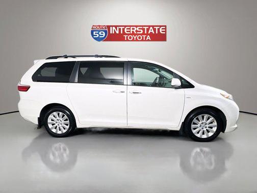 2016 Toyota Sienna XLE