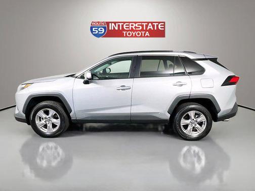 2022 Toyota RAV4 Hybrid XLE