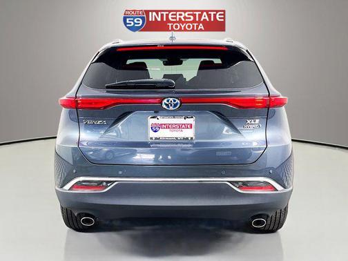 Coastal Gray Metallic 2021 Toyota Venza XLE