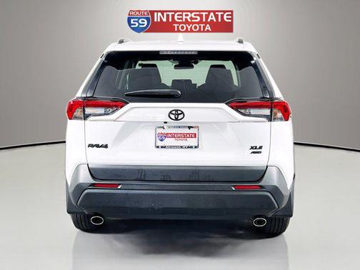 Ice Cap 2023 Toyota RAV4 XLE