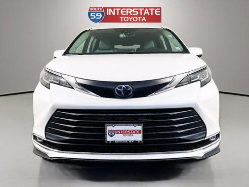 2021 Toyota Sienna XLE 7 Passenger
