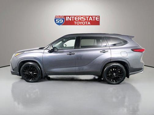 Magnetic Gray Metallic 2023 Toyota Highlander XSE
