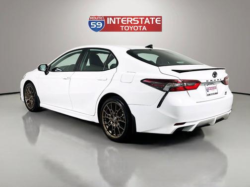 Ice Cap 2024 Toyota Camry SE