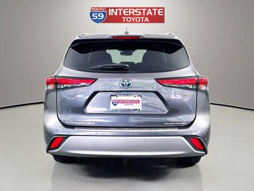 2022 Toyota Highlander Hybrid Platinum