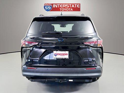 2024 Toyota Sienna Woodland Edition