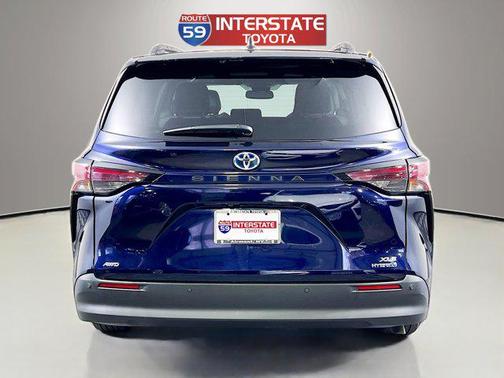 2024 Toyota Sienna XLE