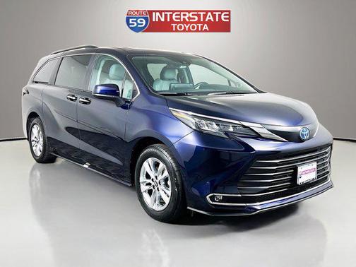 2024 Toyota Sienna XLE
