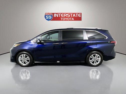 2023 Toyota Sienna Platinum 7 Passenger