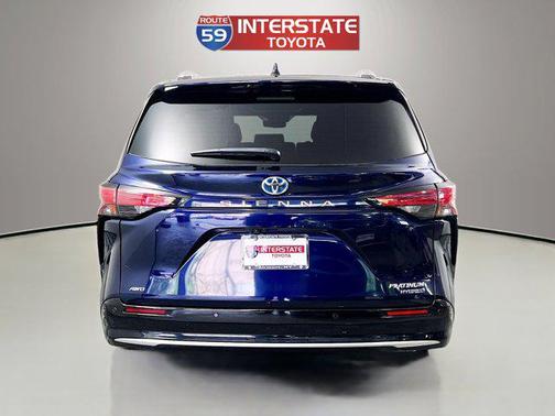 2023 Toyota Sienna Platinum 7 Passenger