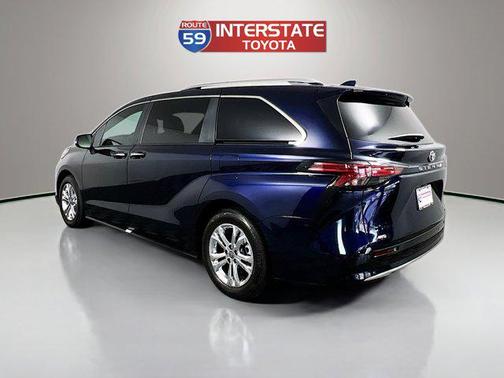 2023 Toyota Sienna Platinum 7 Passenger