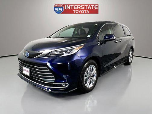 2023 Toyota Sienna Platinum 7 Passenger