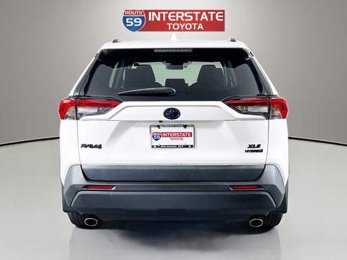 2021 Toyota RAV4 Hybrid XLE