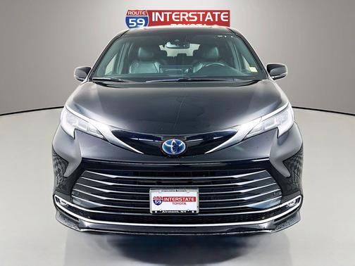 Midnight Black Metallic 2025 Toyota Sienna Limited