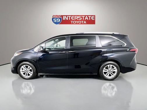 Midnight Black Metallic 2025 Toyota Sienna Limited