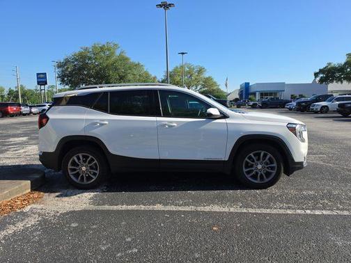 Summit White 2024 GMC Terrain SLT