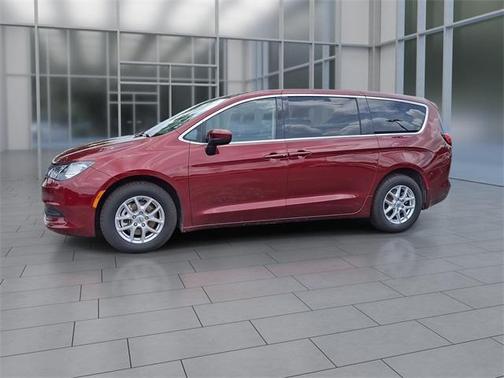 2022 Chrysler Voyager LX