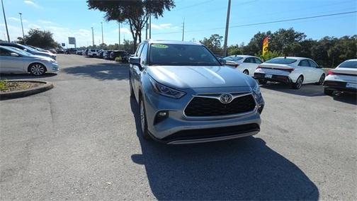 2023 Toyota Highlander Platinum