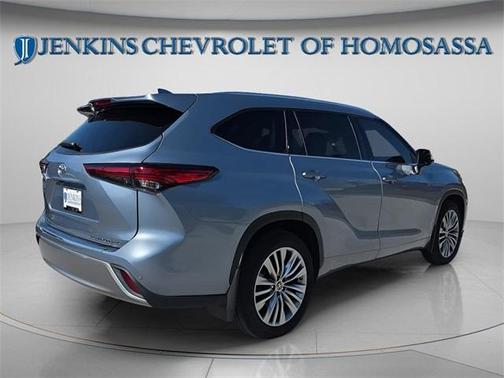 2023 Toyota Highlander Platinum