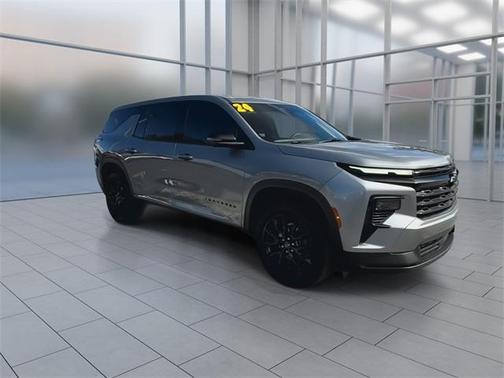 2024 Chevrolet Traverse LS