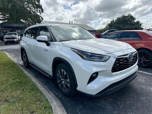 2021 Toyota Highlander Hybrid XLE