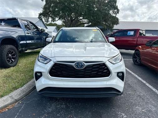 2021 Toyota Highlander Hybrid XLE