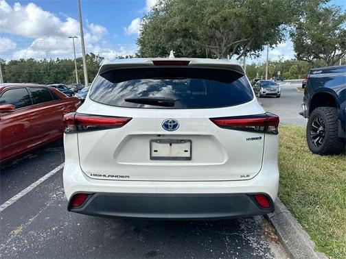2021 Toyota Highlander Hybrid XLE