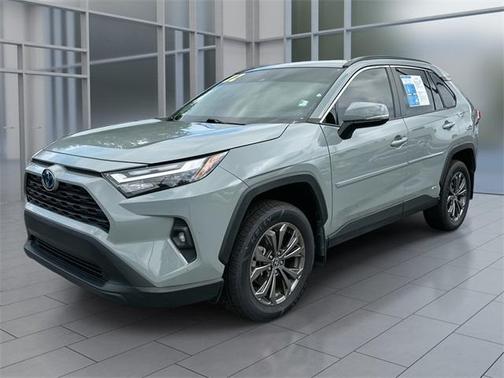 2022 Toyota RAV4 Hybrid XLE Premium