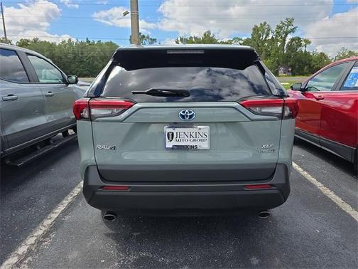 2022 Toyota RAV4 Hybrid XLE Premium