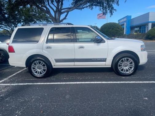 2014 Lincoln Navigator Base