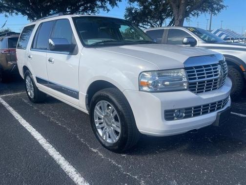 2014 Lincoln Navigator Base