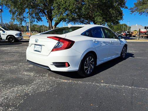 Photo 4 of 31 of 2018 Honda Civic EX