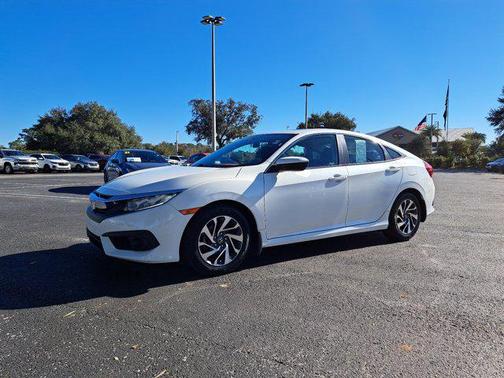 Photo 2 of 31 of 2018 Honda Civic EX