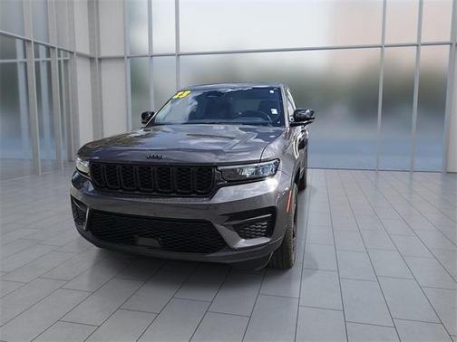2023 Jeep Grand Cherokee Altitude