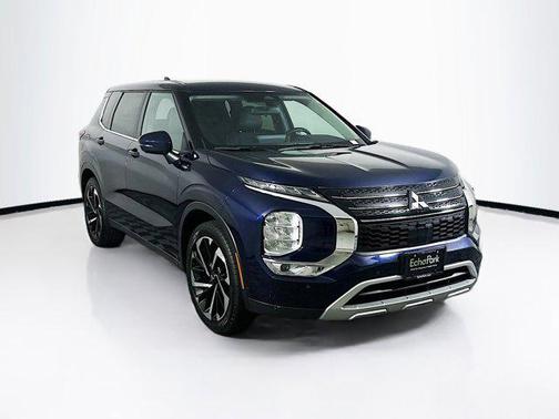 Gray 2024 Mitsubishi Outlander SE 2.5 2WD