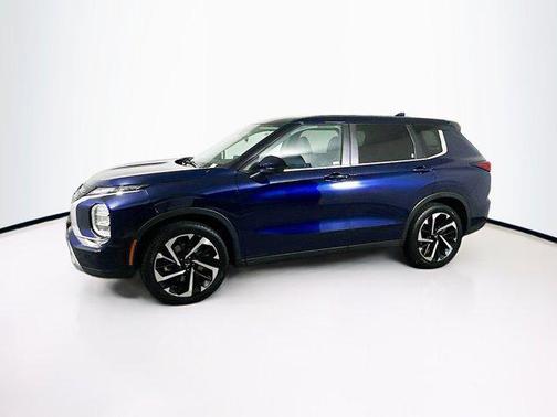 Gray 2024 Mitsubishi Outlander SE 2.5 2WD