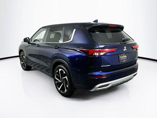 Gray 2024 Mitsubishi Outlander SE 2.5 2WD