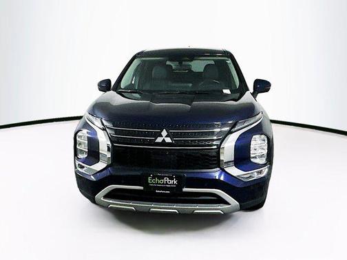 Gray 2024 Mitsubishi Outlander SE 2.5 2WD