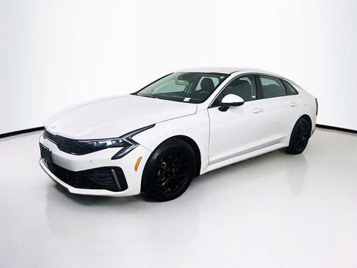 Snow White Pearl 2025 Kia K5 LXS