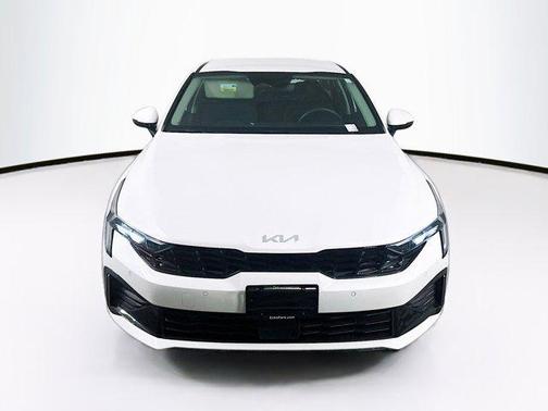 Snow White Pearl 2025 Kia K5 LXS