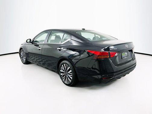 Super Black 2025 Nissan Altima SV FWD
