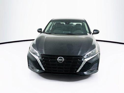 Super Black 2025 Nissan Altima SV FWD