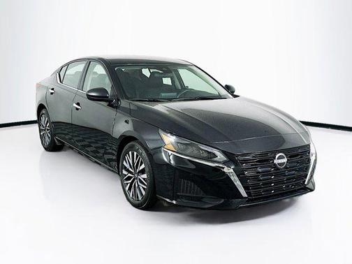 Super Black 2025 Nissan Altima SV FWD
