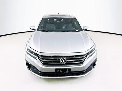 2021 Volkswagen Passat 2.0T R-Line