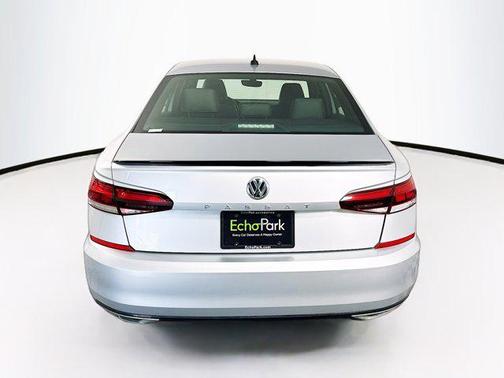 2021 Volkswagen Passat 2.0T R-Line